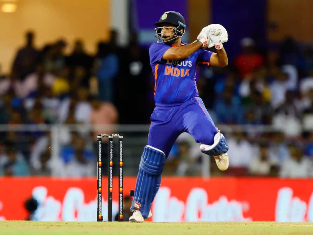 India vs Sri Lanka: Fans slam BCCI for not selecting Sanju Samson in ODI series